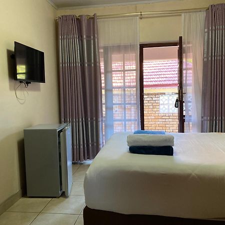 Matilinda Lodge Bulawayo Extérieur photo
