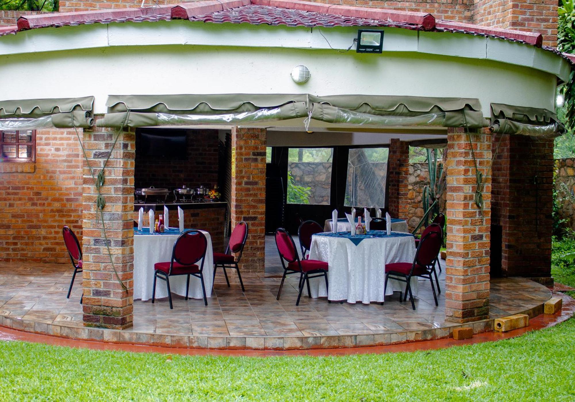Matilinda Lodge Bulawayo Extérieur photo